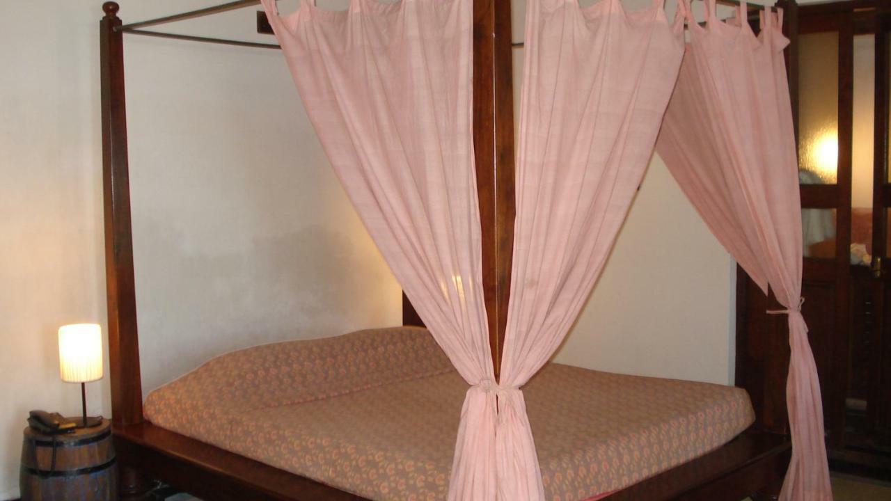 Neemrana'S - Bungalow On The Beach Tharangambadi Esterno foto